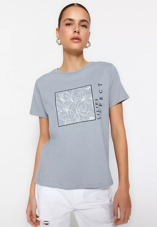 Trendyol Lilies Effect T-Shirt