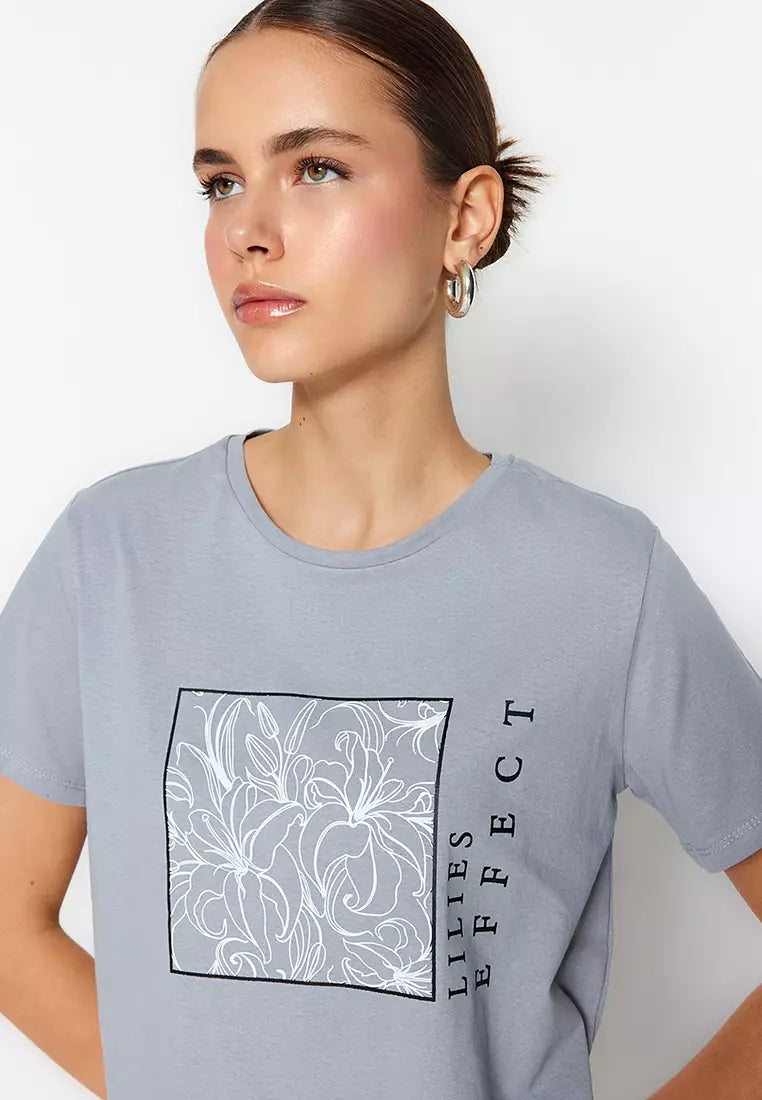 Trendyol Lilies Effect T-Shirt