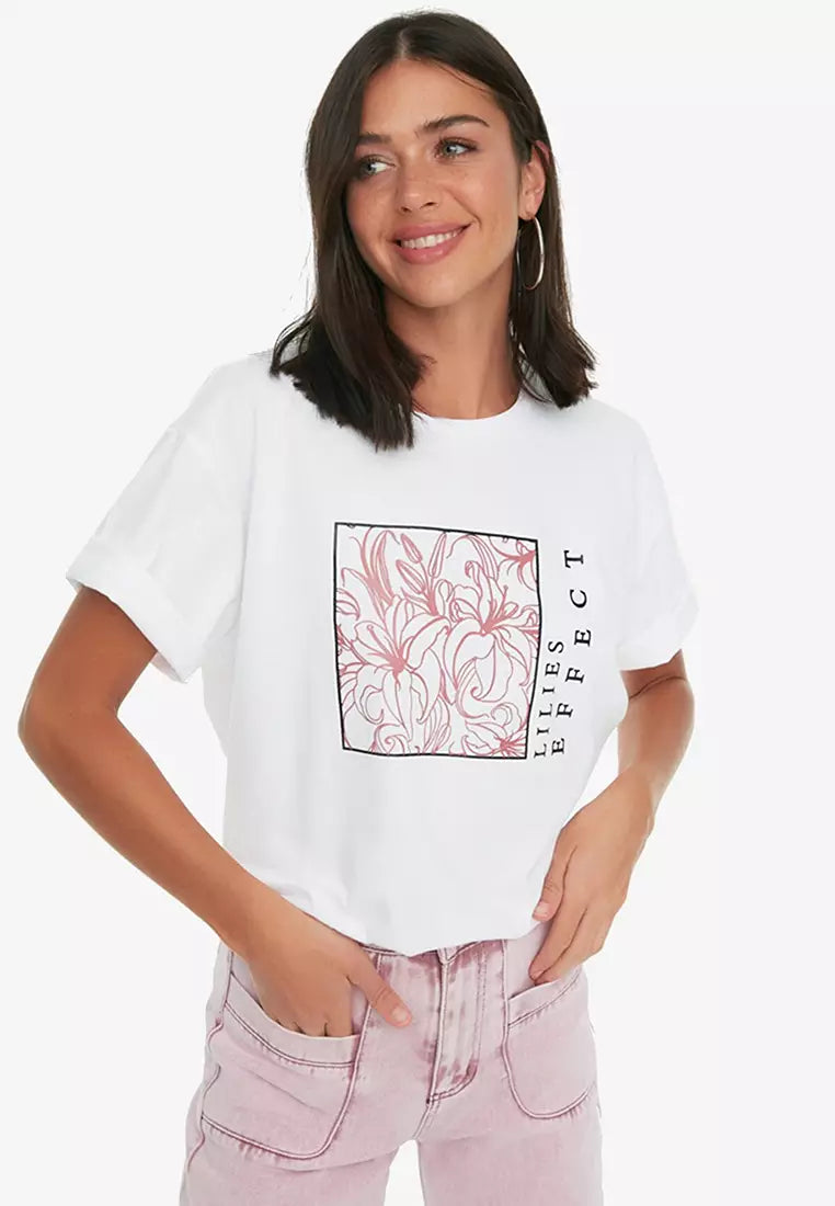 Trendyol Lilies Effect T-Shirt